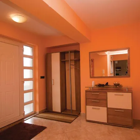 Vinez Ii Hébergement de vacances *