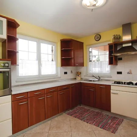 Hébergement de vacances Vinez Ii