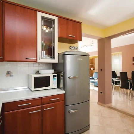 Vinez Ii Labin (Istria)