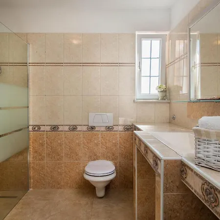 Hébergement de vacances Vinez Ii