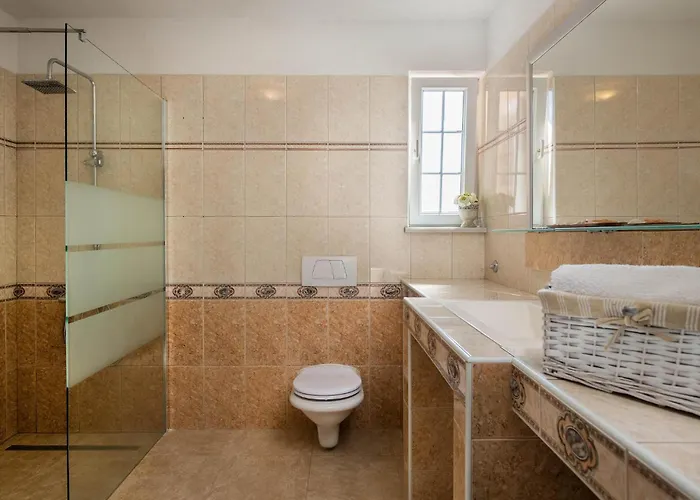 Dom wakacyjny Vinez Ii