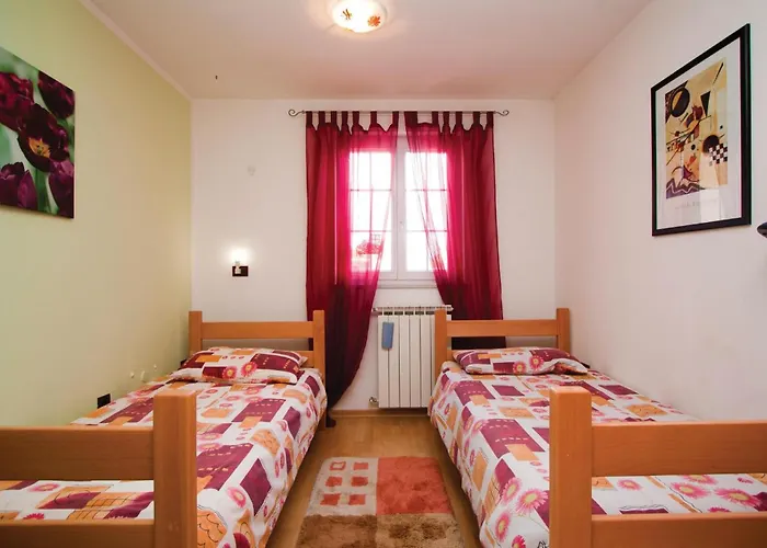 Dom wakacyjny Vinez Ii *